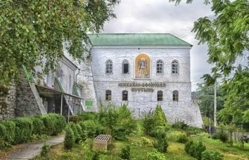 Свято-Михайловский Монастырь + термальный источник